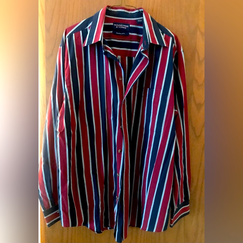 Round Tree and Yorke Stripped Men’s Long Sleeve Shirt